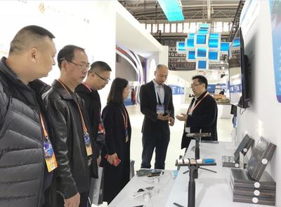 青橙VOGA 2 AI激光投影手機亮相2018保密技術交流大會，智能黑科技閃耀全場